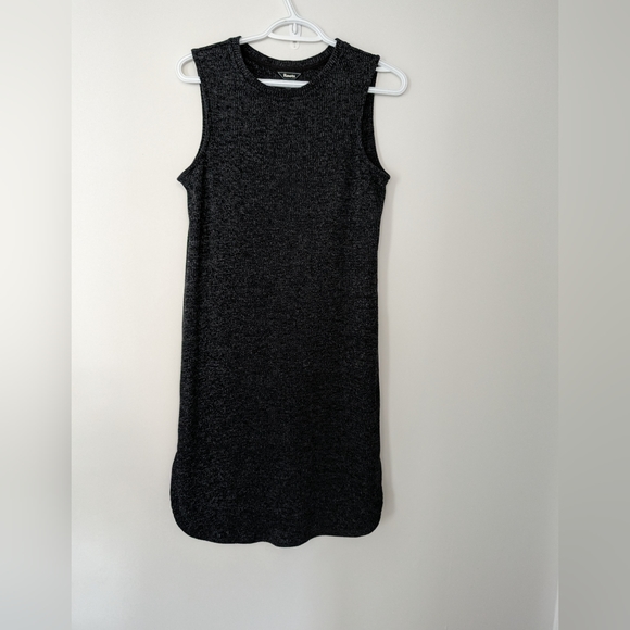 ROOTS - Sleeveless Midi Dress - Picture 1 of 6